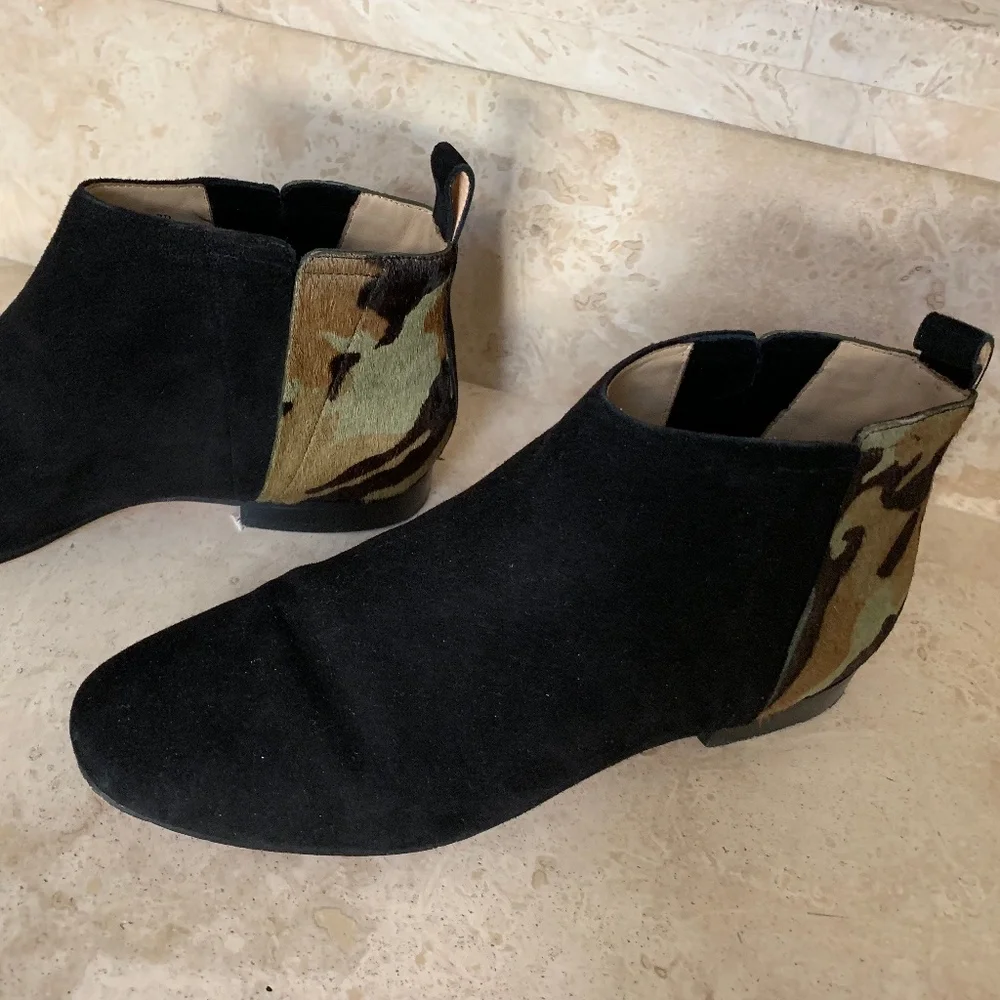COLE HAAN Embury Bootie Black Suede/Green Camo pony hair & calf leather size 7